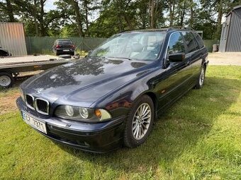 BMW E39 530i Touring Orientblau
