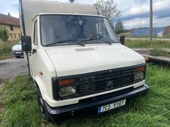 Obytný automobil Citroën 2.0 benzín, r. v. 1985 – 85 000 Kč