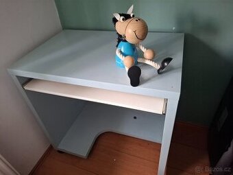 Pocitacovy stolek Ikea