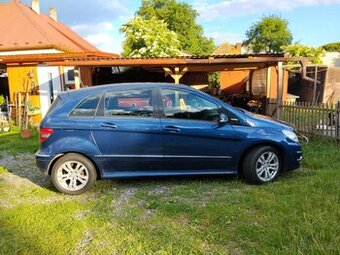 "KRÁSNÝ"   Mercedes Benz B200