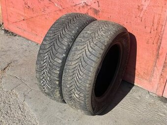 2ks Zimní pneu 205/65 R15 6,5mm Hankook