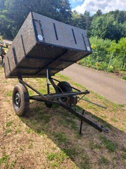 Sklopny vlek za malotraktor