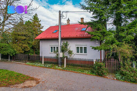 Prodej rodinného domu 7+1 se stavebním pozemkem, ul. Polní, 