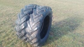 Prodám 2x pneu na Traktor 12,4 /11 - 28