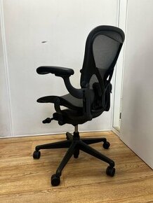 Kancelářská židle Herman Miller Aeron Remastered Full Option