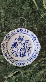 Velký porcelánový talíř, mělký. 28,5 cm