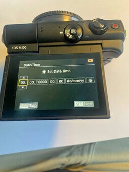 Canon EOS M100