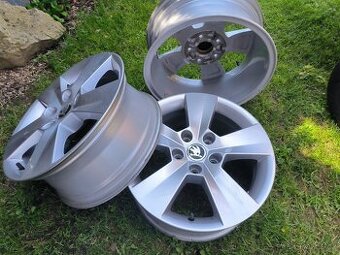 6,5jx16 ET41 alukola disky elektrony Superb