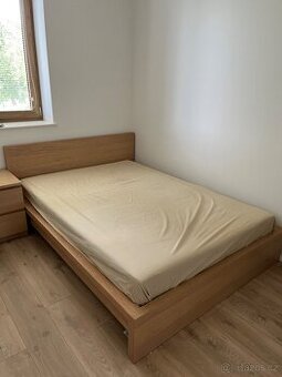 Postel Ikea 140x200 + nocni stolek