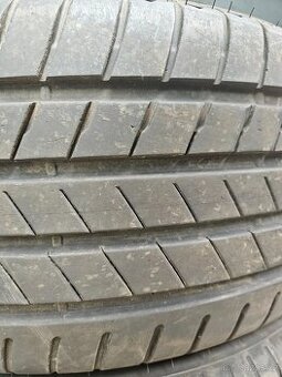 265/50R19 110W  XL Bridgestone Alenza 001