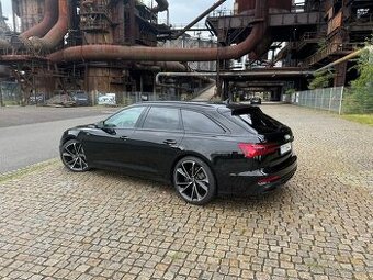 Audi A6 Avant S-line model C8