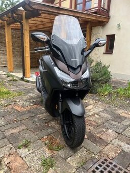 skůtr Forza 125 ABS