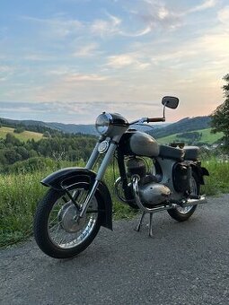 Jawa 250/353 Ambasador s malou značkou a Tp