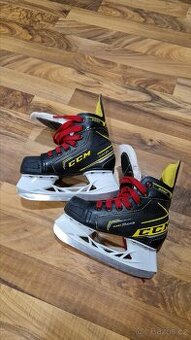 Hokejové brusle CCM - 1