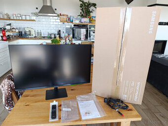 Monitor SAMSUNG M5 32" 32AM500NR 81,3 cm (32") 1920 x 1080