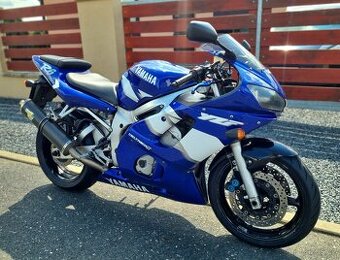 Yamaha R6