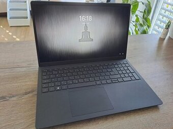 Dell Vostro 3520 - perfektní stav