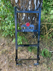 Pro závěsné WC - ukotvení do stěny pro samostatnou montáž