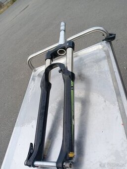 Vidlice SUNTOUR 27.5 10xcr 120mm s pevnou osou