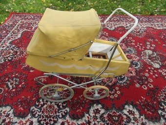 Nabízím historický kočárek pro panenky. Původní stav. Jen c