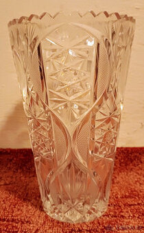 Váza a popelník z broušeného skla