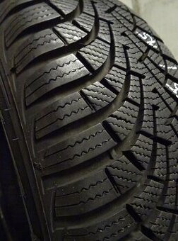 Zimní pneu Goodyear Ultragrip 9,195/65/15, 2 ks, 8,5 mm