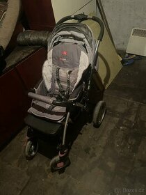 Dětský kočárek a Přebalovák