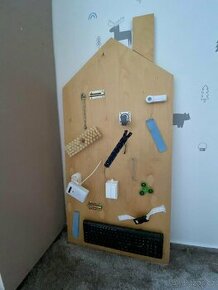 Montessori deska (activity board)