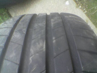 Prodej starších letních pneumatik 205-55-16. Vzorek 7mm.