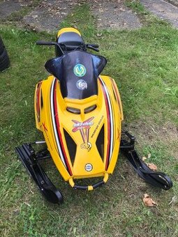 Sněžný dětský Skůtr Bombardier