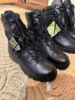 Vojenské letní a zimní boty velikost 9