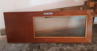 Dveře 70 pravé vnitřní mahagon dýha sklo „nažloutlá sláma“