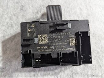 Řídicí jednotka (modul) předních dveří Škoda Octavia 3