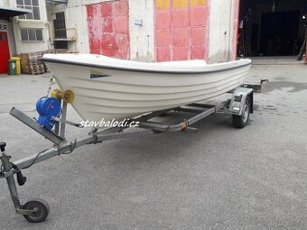 Motorový člun A 400