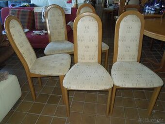 kulatý stůl a 5 židlí