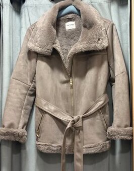 Hnědý dámský kabátek v semišové úpravě ORSEY