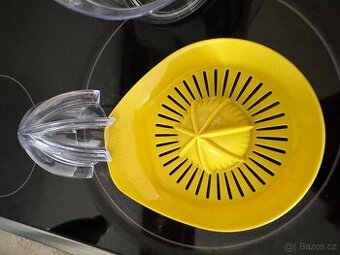 Odšťavňovač na citrusy Tescoma VITAMINO – 300 ml