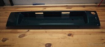 plast mezi zadní světla na víko kufru Audi 4A5853465D