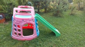 Skluzavka s věží a prolézačkou