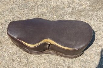 Koupím poslední model sedla "kytary" pro Jawu 250/353 - 04