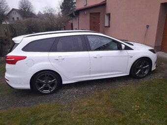 Ford Focus ST-line 1,5i, 134kw 1 majitel