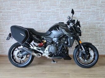 BMW F900R Triple black výborná výbava, výfuk MIVV