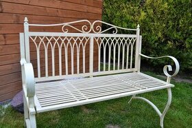 Provence kovová zahradní lavice - antik bílá