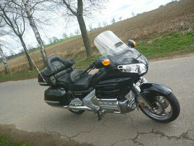 Honda GL 1800 Gold Wing ABS - 1