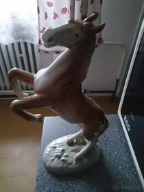 Porcelánová soška koně - 1