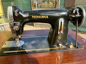 Prodám šlapací šicí stroj MINERVA - 1