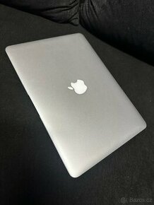 Apple MacBook Air 13 i5 128GB SSD Intel HD 6000 - 1
