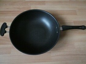 Pánev wok