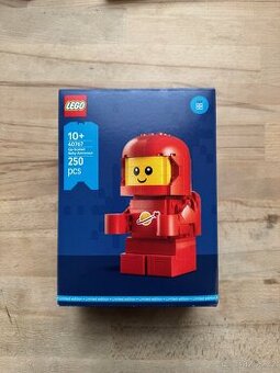 LEGO GWP 40767 Zvětšený malý astronaut - 1