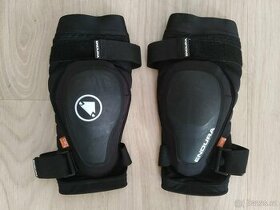 Chranice kolen Endura MT 500 Hard Shell
